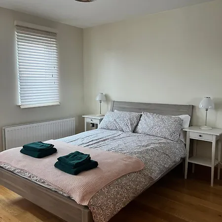 Penthouse Apartment - Town Centre, Sea Views, Secure Parking Portrush Exterior photo