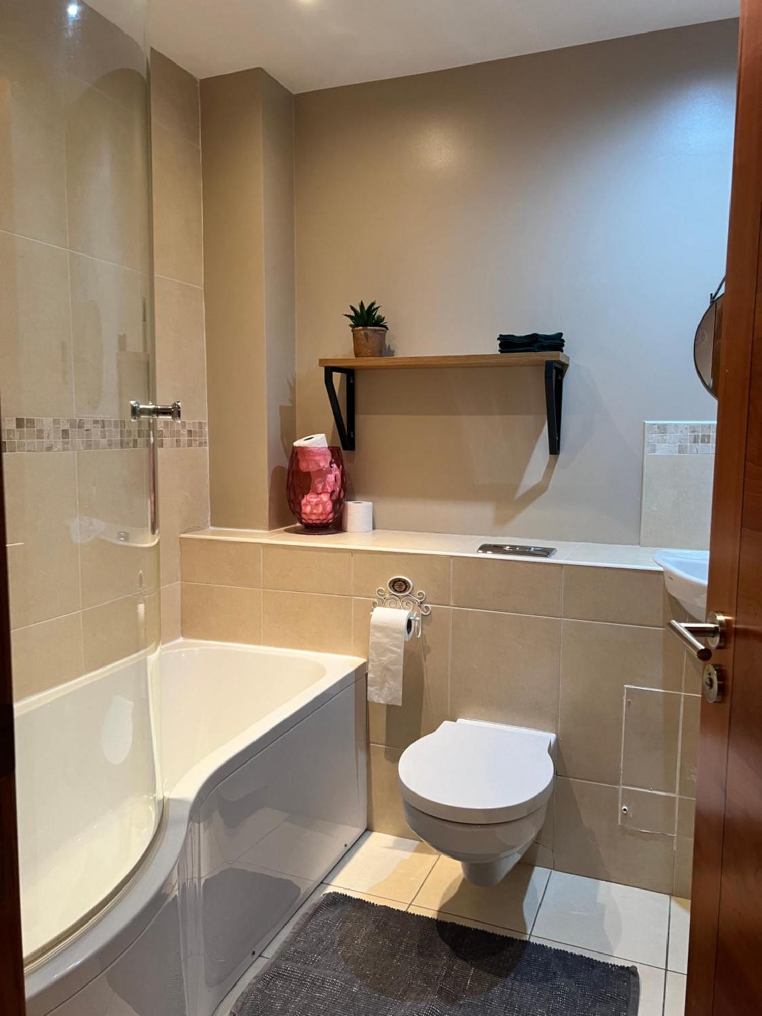 Apartment Penthouse - Town Centre, Sea Views, Secure Parking Portrush